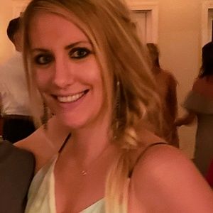 Meet your Posher, Carrie